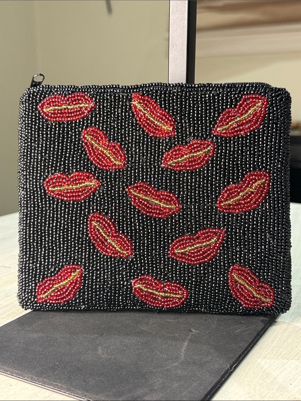 Source Unknown Black Beaded Wristlet Clutch with Red & Gold Lip Motifs